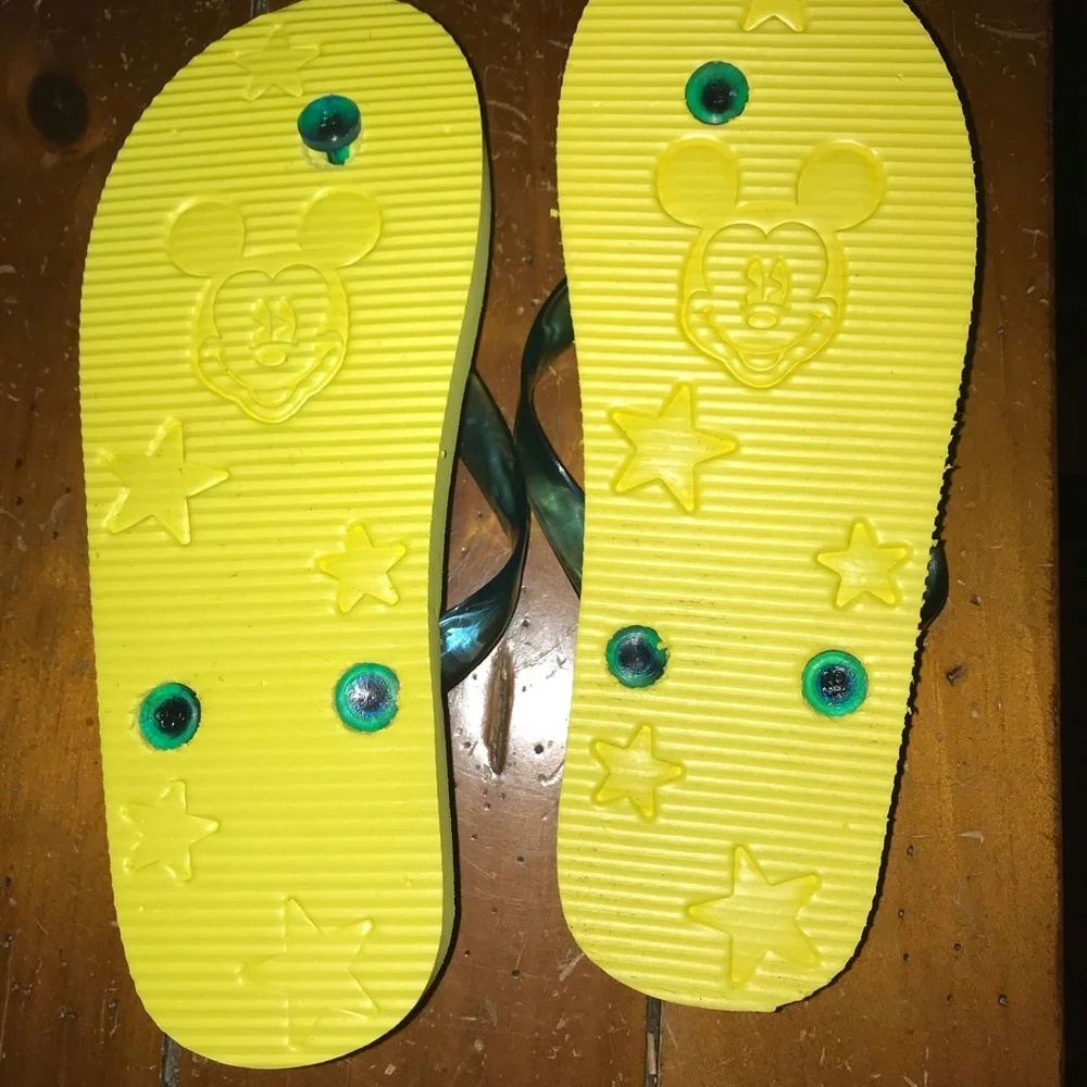 Mickey Mouse flip flops yellow size 3/4